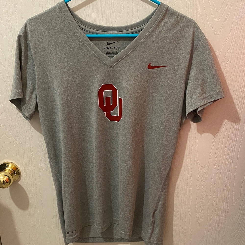 Nike Gray and Red Oklahoma Sooners Dri-Fit Tee Women’s Large